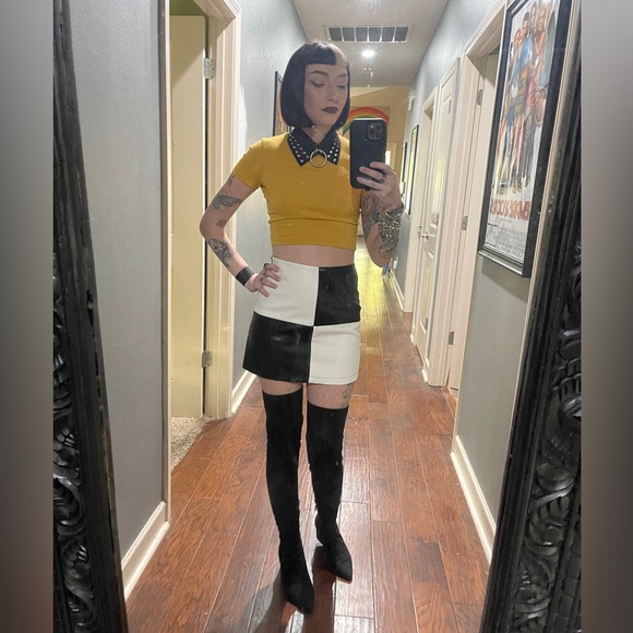 Meet Your Posher - Picture 2 of 16